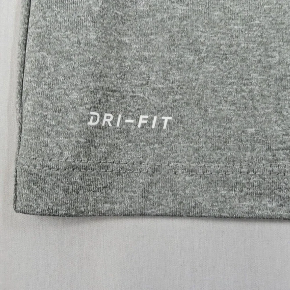 Nike Kids Gray T-Shirt - Picture 2 of 4